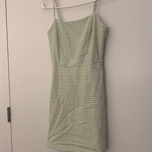 Aritzia Dresses & Skirts - Aritzia new classic mini dress